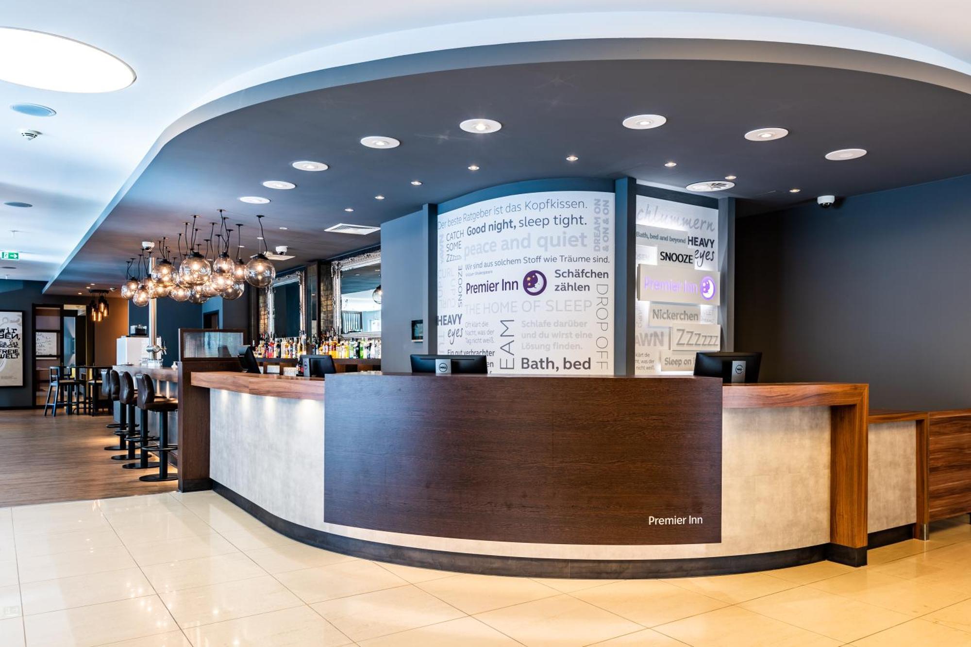 Premier Inn Hamburg City Alster Zewnętrze zdjęcie